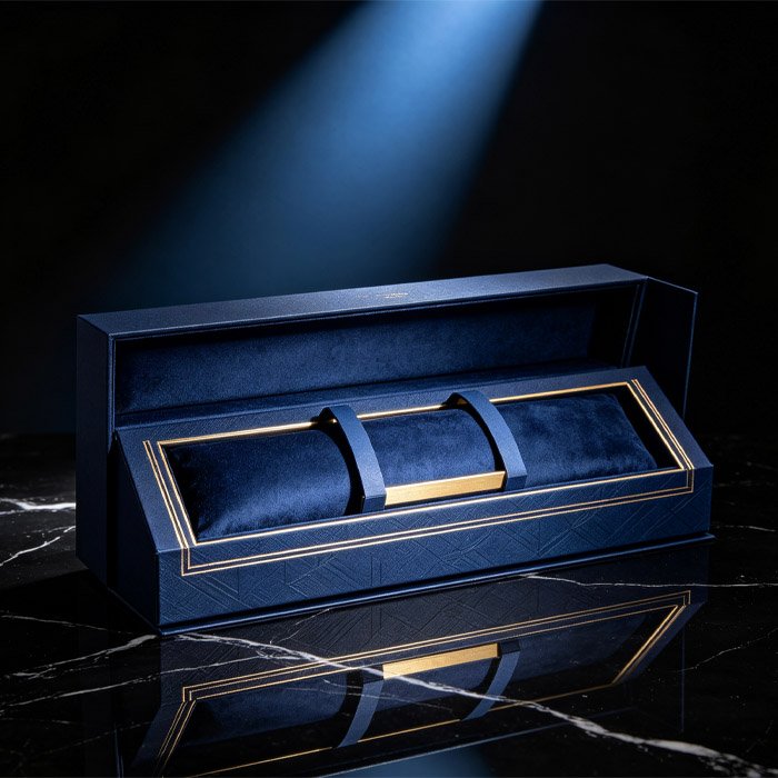 navy-blue-gold-line-watch-strap-gift-box