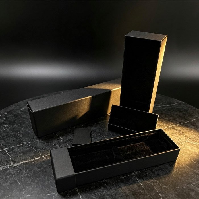 black-rose-gold-hinged-pen-box